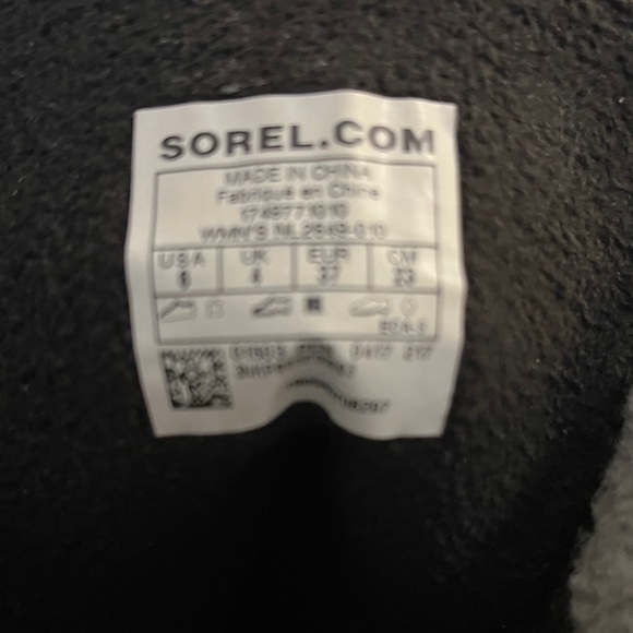 Sorel Black Winter Boots with Faux Fur - Picture 2 of 8